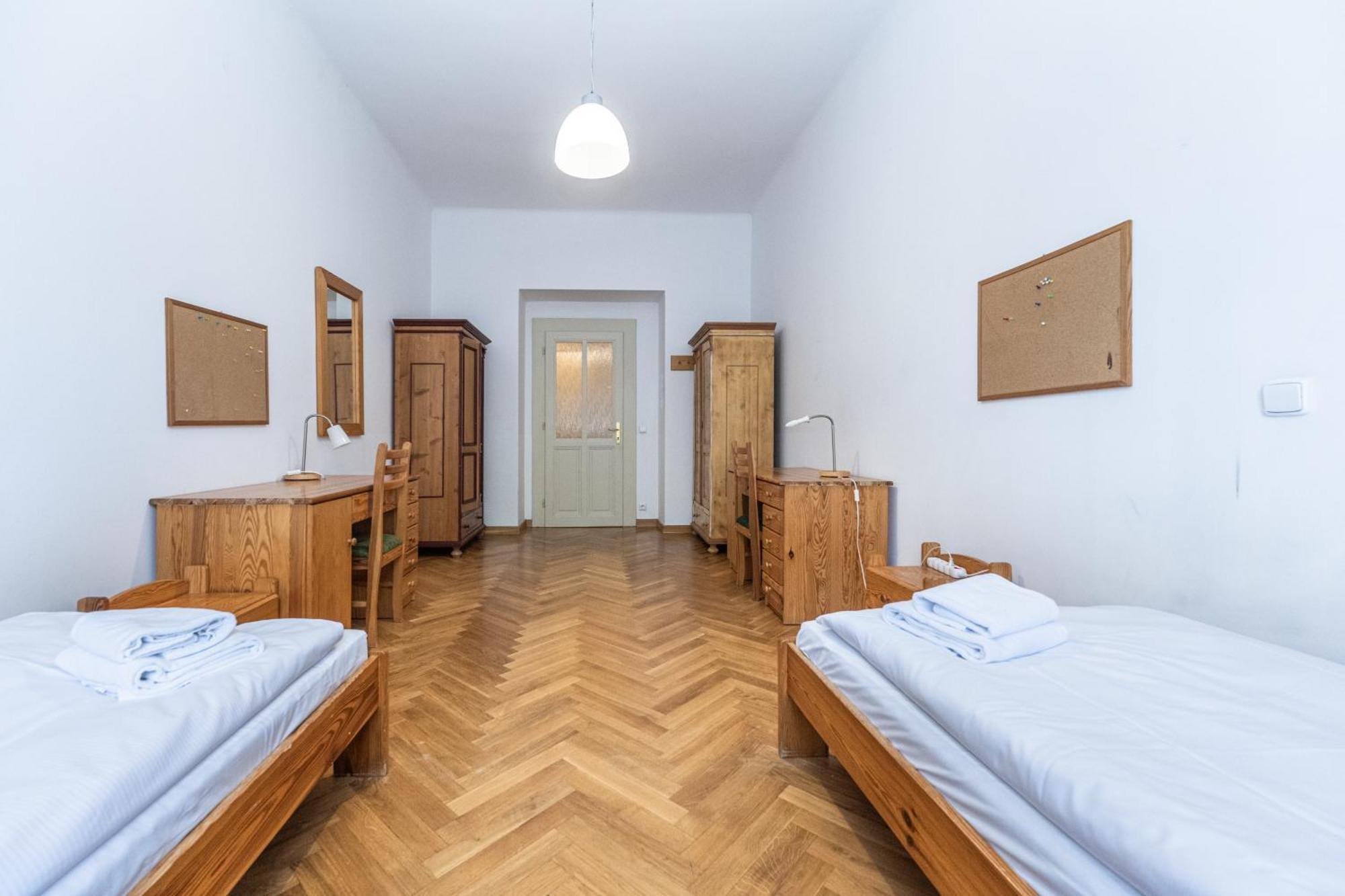 Jiriho Z Podebrad Apartments Prag Exteriör bild