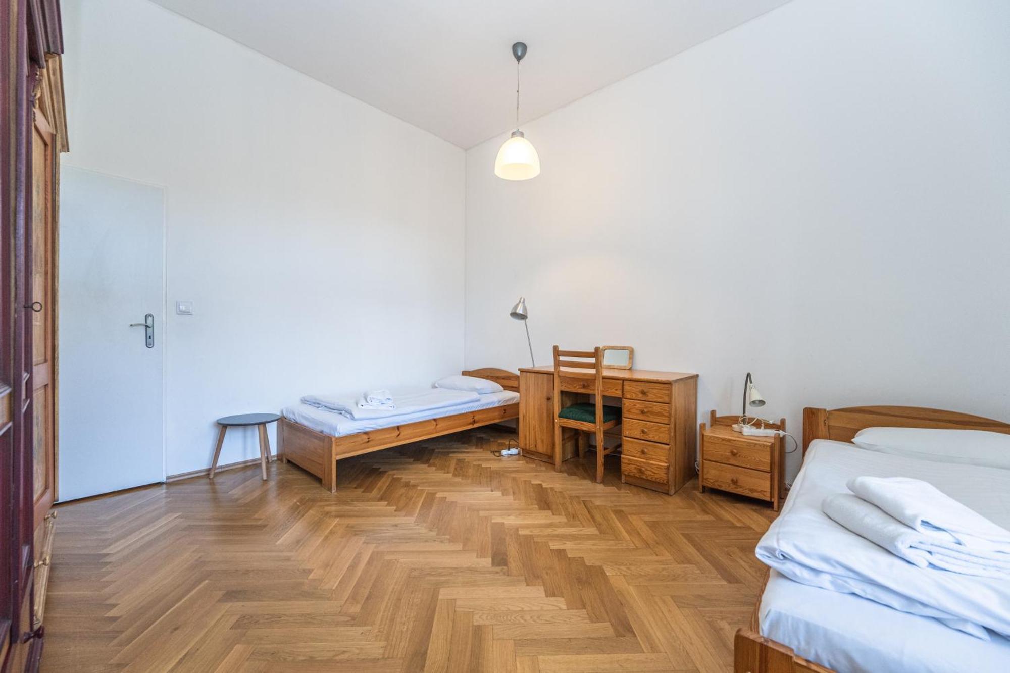 Jiriho Z Podebrad Apartments Prag Exteriör bild