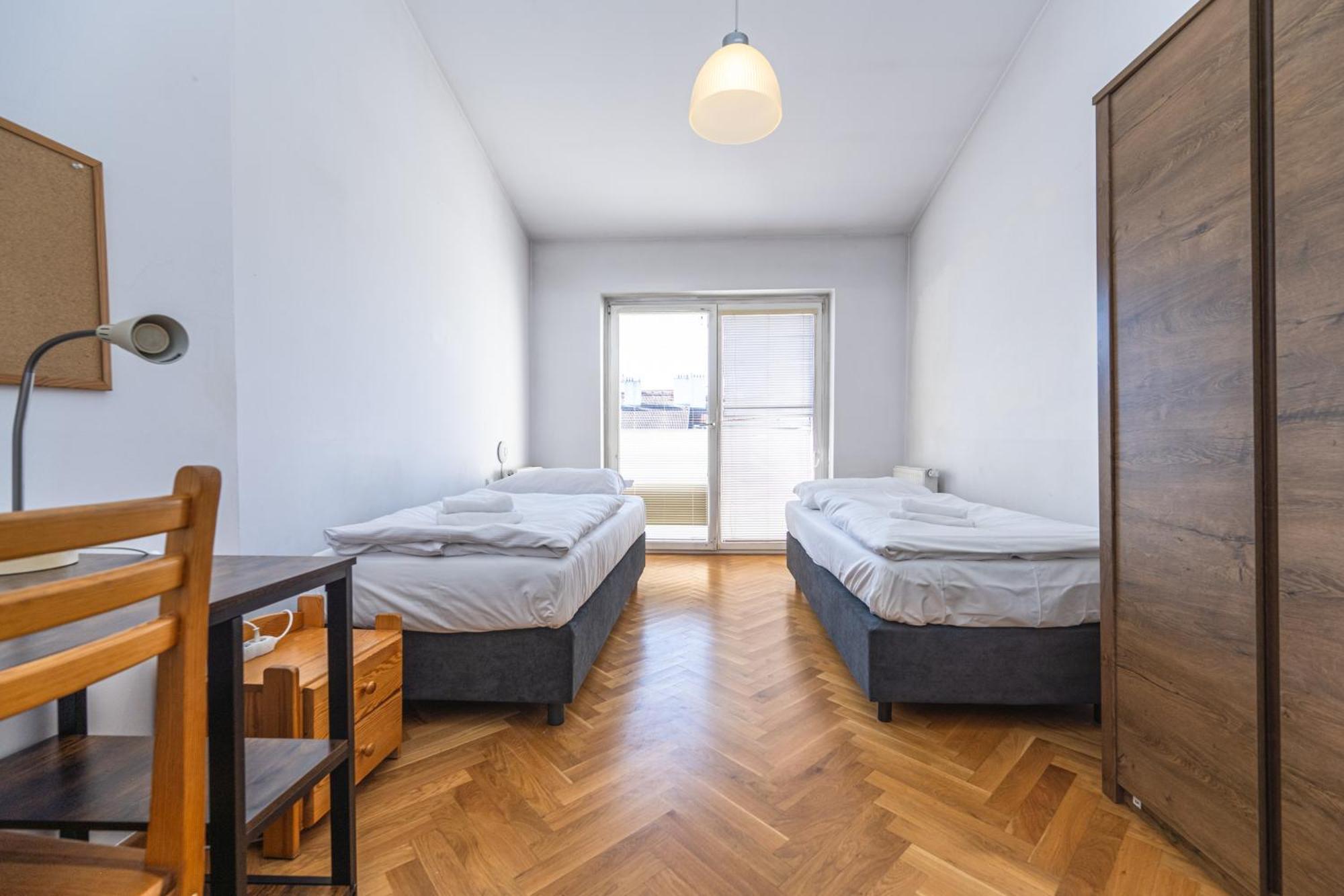 Jiriho Z Podebrad Apartments Prag Exteriör bild