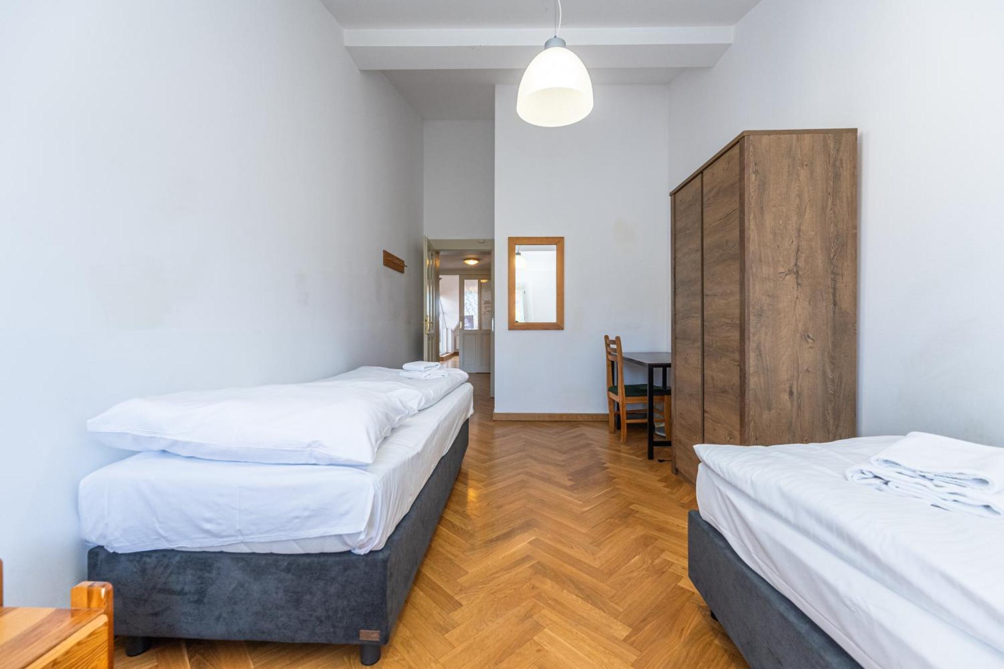 Jiriho Z Podebrad Apartments Prag Exteriör bild